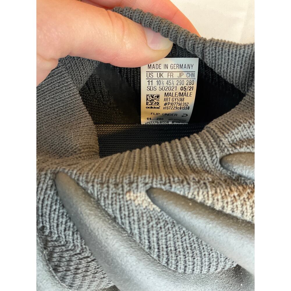 Men's Adidas Yeezy 450 Shoes, Size 11 - Black - Picture 5 of 7